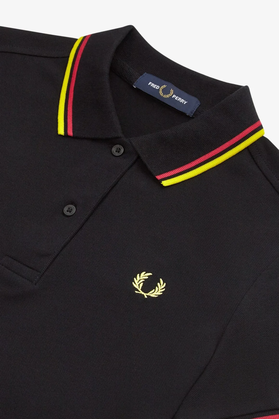 LADIES TWIN TIPPED FRED PERRY SHIRT (BLACK/LOVE POTION/GOLDEN KIWI)