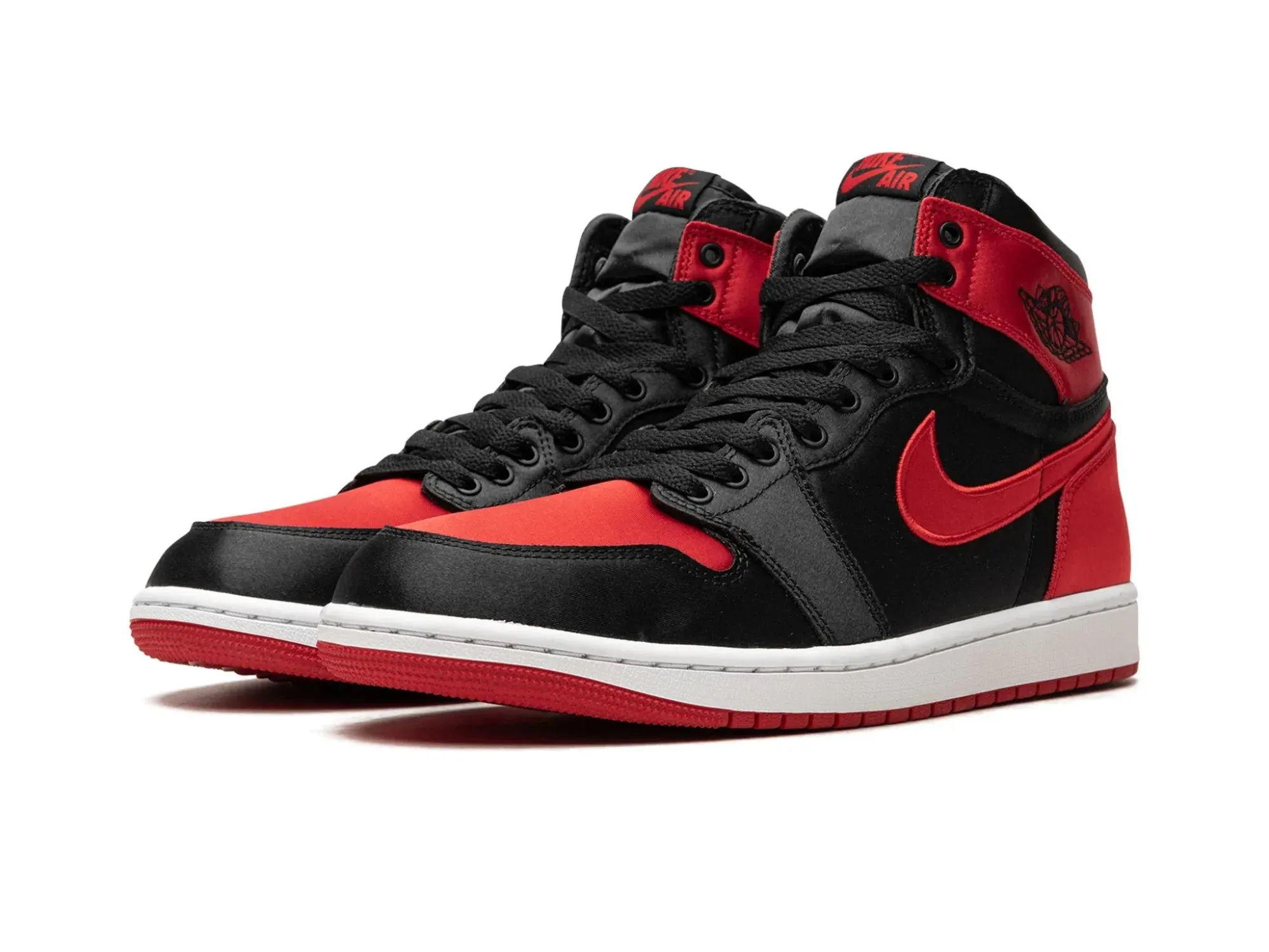 Nike Air Jordan 1 Retro High OG "Satin Bred"