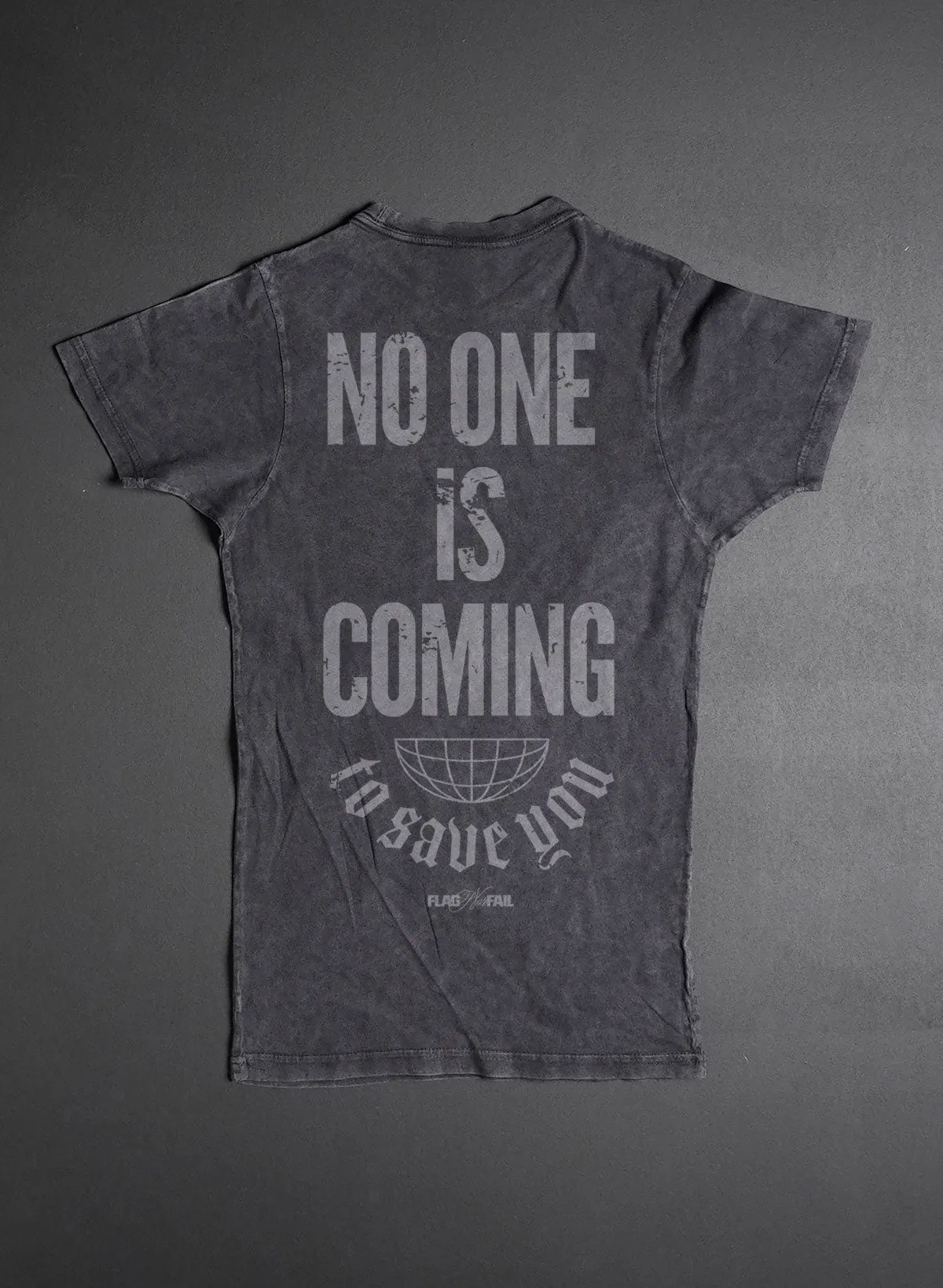 NO ONE IS COMING OVERSIZED TEE- BLACK