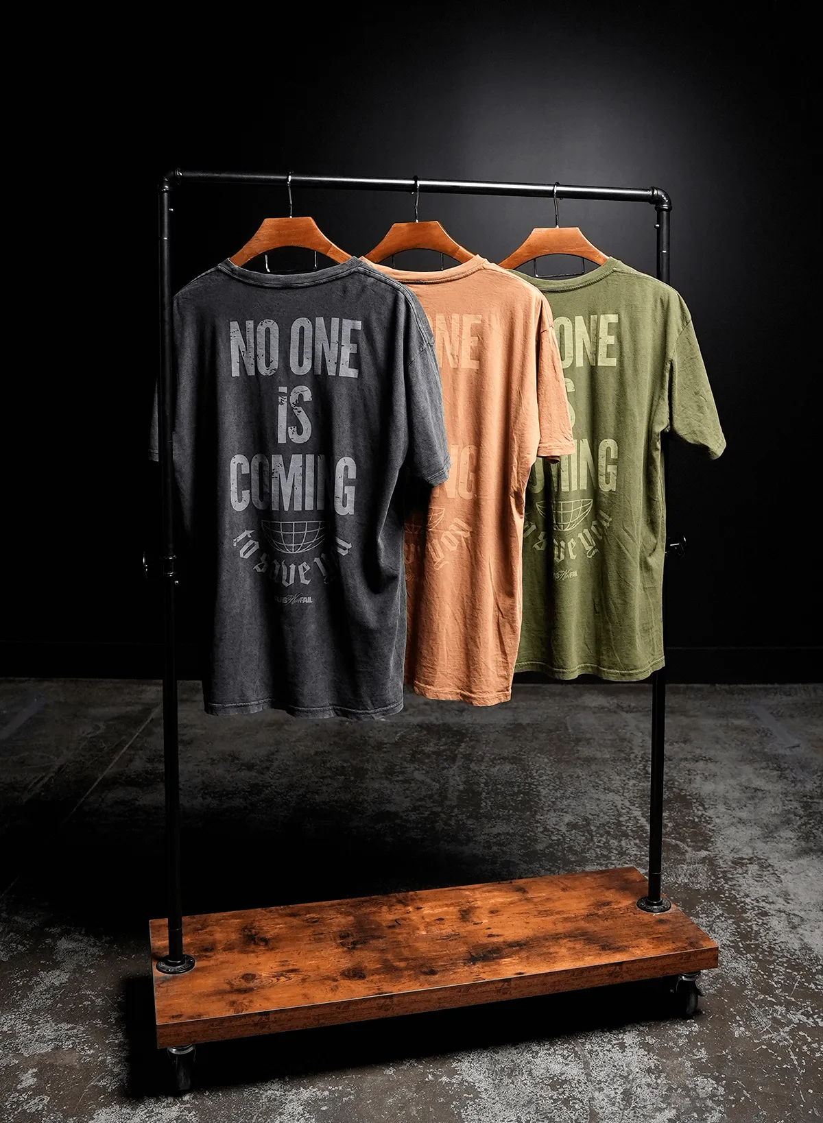 NO ONE IS COMING OVERSIZED TEE- BLACK