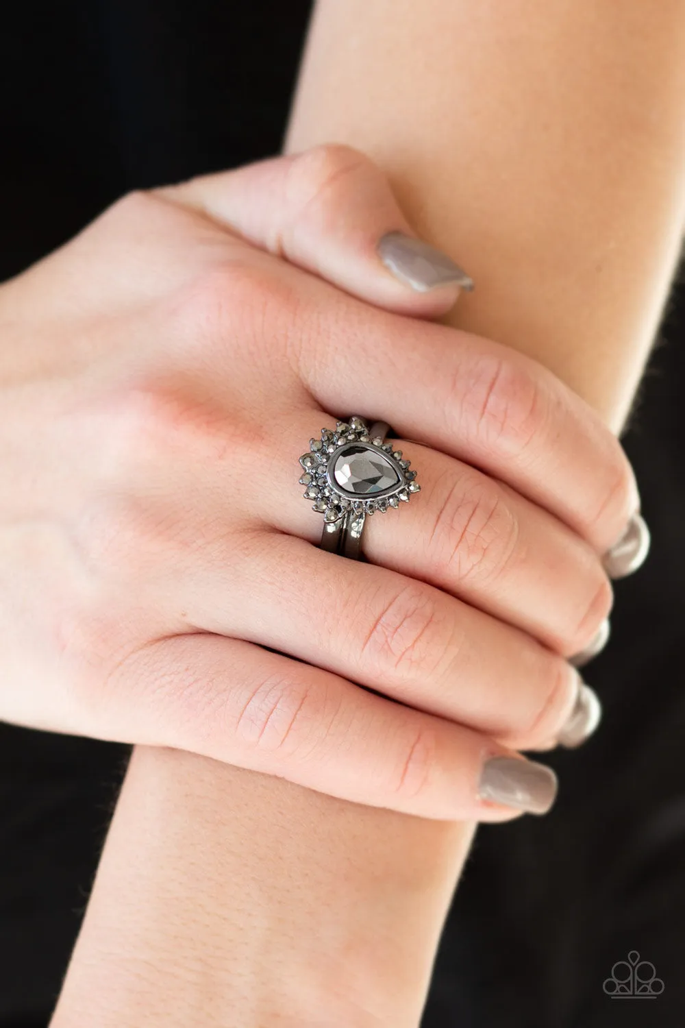 Till QUEENDOM Come - Black Paparazzi ring